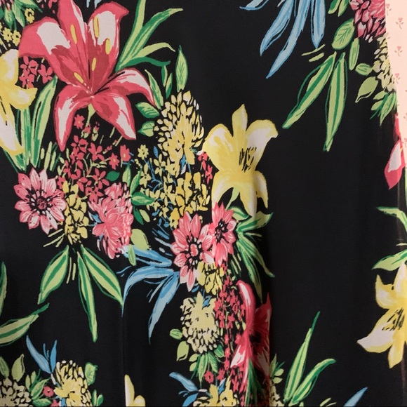 Beautiful Floral Lined Dress by Everly S - Picture 5 of 7